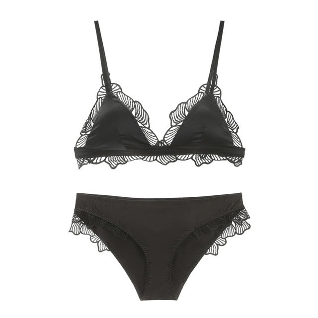 Luxury & Comfort Combined: Silk Lingerie Bra and Brief Set