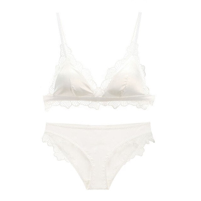 Luxury & Comfort Combined: Silk Lingerie Bra and Brief Set